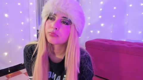 Snapshot of _karine01 chatting on 09-19-25, 03:52 _karine01 online show from 09-19-25, 03:52