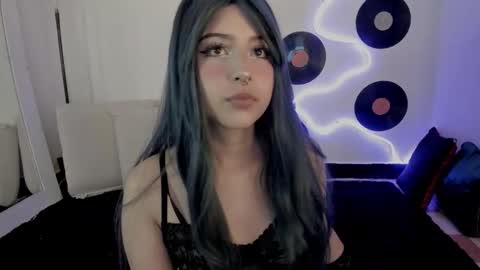 Snapshot of _karine01 chatting on 03-13-26, 10:33 _karine01 online show from 03-13-26, 10:33