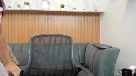 Amanda online show from 10-31-25, 07:48