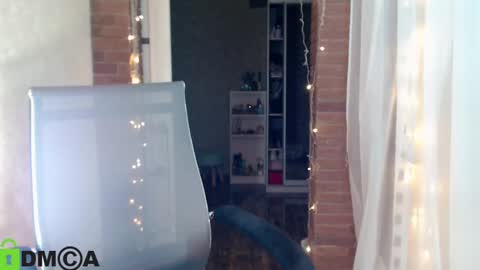 Snapshot of _karolina chatting on 01-12-25, 06:27 karolina online show from 01-12-25, 06:27