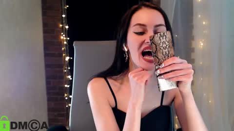 Snapshot of _karolina chatting on 02-15-25, 06:44 karolina online show from 02-15-25, 06:44