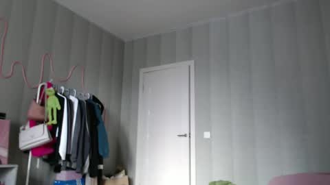 Snapshot of _katemiller_ chatting on 03-06-25, 04:30 katemiller online show from 03-06-25, 04:30