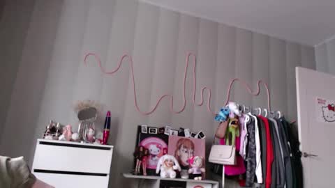 Snapshot of _katemiller_ chatting on 11-24-25, 05:51 katemiller online show from 11-24-25, 05:51