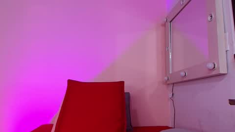 Snapshot of _kendall_07 chatting on 09-24-25, 11:57 Kendall online show from 09-24-25, 11:57