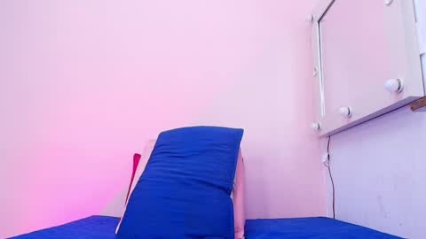 Snapshot of _kendall_07 chatting on 09-27-25, 11:59 Kendall online show from 09-27-25, 11:59