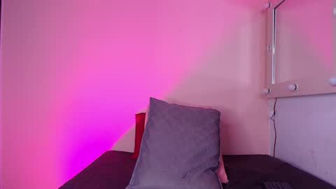 Snapshot of _kendall_07 chatting on 09-29-25, 11:59 Kendall online show from 09-29-25, 11:59