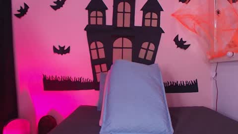 Snapshot of _kendall_07 chatting on 10-15-25, 11:54 Kendall online show from 10-15-25, 11:54