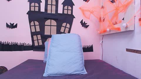 Snapshot of _kendall_07 chatting on 10-18-25, 11:55 Kendall online show from 10-18-25, 11:55