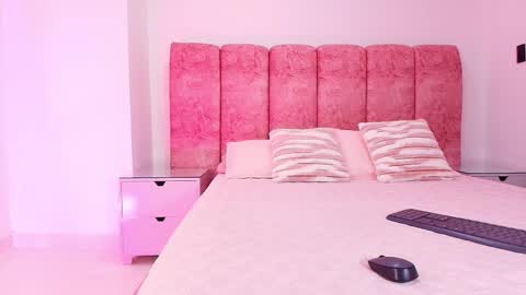 Snapshot of _kendall_07 chatting on 11-19-25, 11:54 Kendall online show from 11-19-25, 11:54