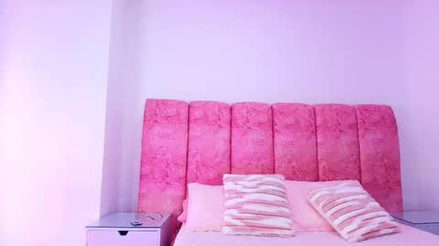 Snapshot of _kendall_07 chatting on 11-27-25, 12:18 Kendall online show from 11-27-25, 12:18