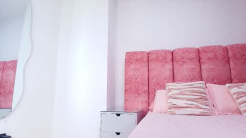 Snapshot of _kendall_07 chatting on 11-29-25, 12:08 Kendall online show from 11-29-25, 12:08