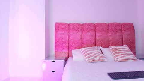 Snapshot of _kendall_07 chatting on 12-05-25, 12:03 Kendall online show from 12-05-25, 12:03