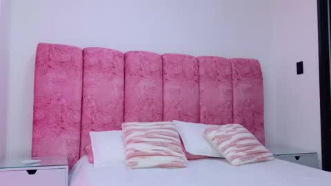 Snapshot of _kendall_07 chatting on 12-22-25, 11:51 Kendall online show from 12-22-25, 11:51