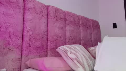 Snapshot of _kendall_07 chatting on 01-05-26, 05:27 Kendall online show from 01-05-26, 05:27