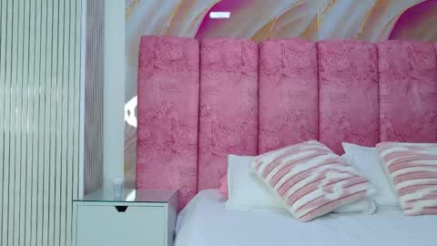 Snapshot of _kendall_07 chatting on 02-25-26, 11:53 Kendall online show from 02-25-26, 11:53