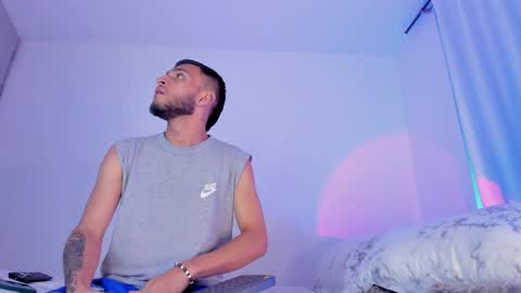 Snapshot of _kevin_xxx chatting on 12-09-24, 10:30 online show from 12-09-24, 10:30