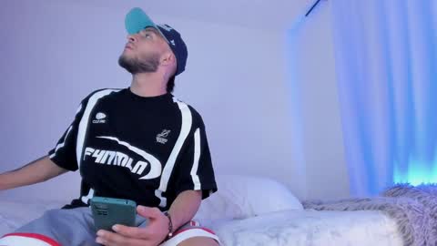 Snapshot of _kevin_xxx chatting on 01-09-25, 05:02 online show from 01-09-25, 05:02