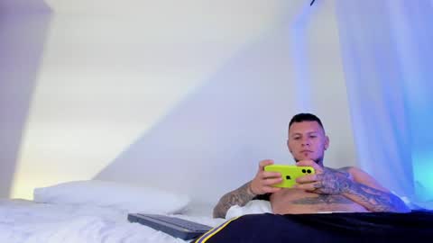 Snapshot of _kevin_xxx chatting on 02-03-25, 07:07 online show from 02-03-25, 07:07