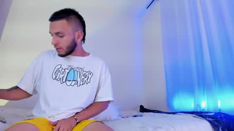 Snapshot of _kevin_xxx chatting on 02-06-25, 03:59 online show from 02-06-25, 03:59