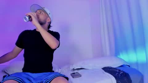 Snapshot of _kevin_xxx chatting on 10-17-25, 04:15 online show from 10-17-25, 04:15