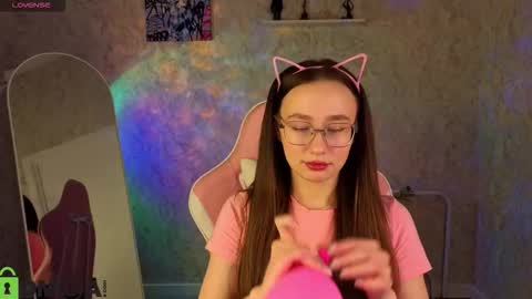 Snapshot of _kiki_angel_ chatting on 03-11-26, 09:37 Kiki online show from 03-11-26, 09:37