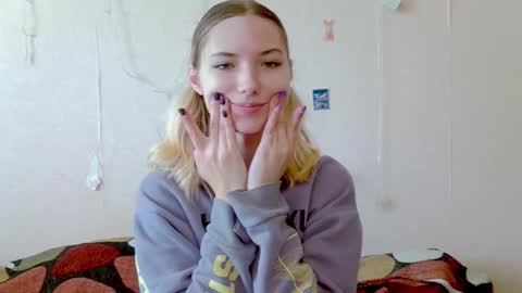 _kikiclark_ online show from 09-27-25, 09:03