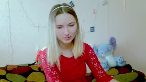 _kikiclark_ online show from 10-01-25, 08:09