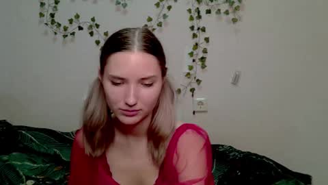 _kikiclark_ online show from 11-01-25, 08:55