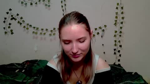 _kikiclark_ online show from 11-08-25, 08:18