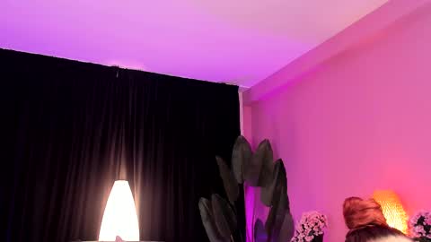 Snapshot of _kim_possible_ chatting on 11-24-25, 04:07 Kim online show from 11-24-25, 04:07