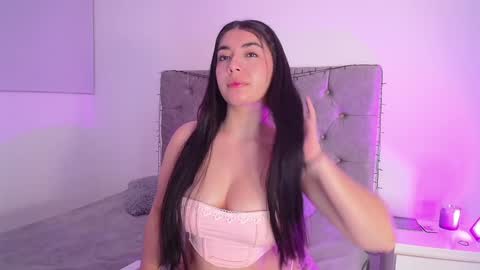 _kimtorres_ online show from 01-03-25, 08:43