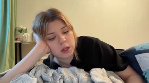 Molly   Emily online show from 06-18-26, 04:22