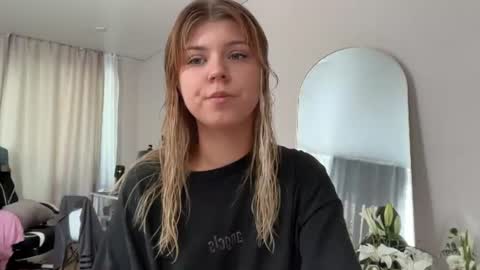 Molly   Emily online show from 07-02-26, 12:33