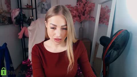 Snapshot of _kittyboo chatting on 01-26-25, 03:14 Aleksa online show from 01-26-25, 03:14