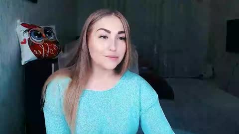 Snapshot of _kittyboo chatting on 12-22-25, 06:32 Aleksa online show from 12-22-25, 06:32