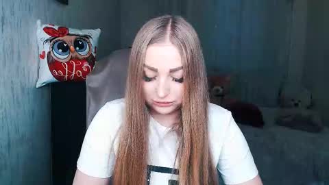 Snapshot of _kittyboo chatting on 01-12-26, 07:02 Aleksa online show from 01-12-26, 07:02