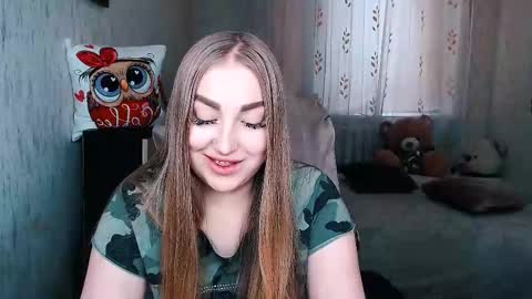 Snapshot of _kittyboo chatting on 02-12-26, 08:09 Aleksa online show from 02-12-26, 08:09