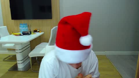 Snapshot of _kurt chatting on 12-25-24, 06:30 Kurt online show from 12-25-24, 06:30