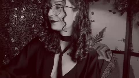 Lady Luna online show from 12-27-24, 12:18