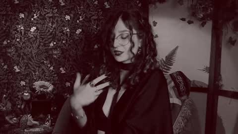 Lady Luna online show from 12-27-24, 06:24