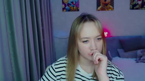 _lalune_ online show from 12-26-24, 08:32