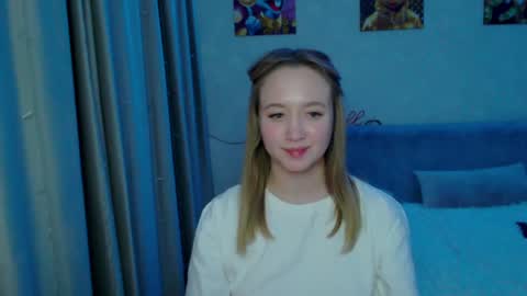 _lalune_ online show from 12-29-24, 03:11