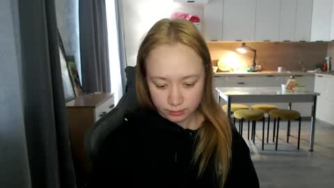 _lalune_ online show from 05-03-26, 04:07