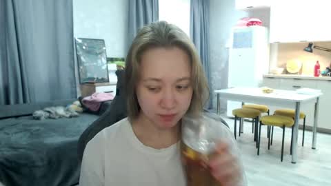 _lalune_ online show from 05-04-26, 11:17