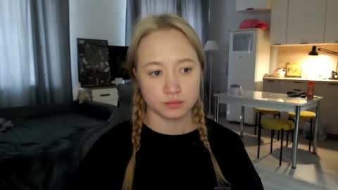 _lalune_ online show from 05-12-26, 09:50