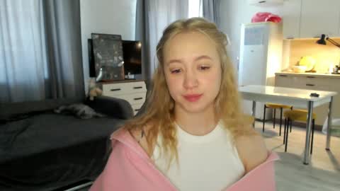 _lalune_ online show from 05-13-26, 04:10