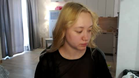 _lalune_ online show from 05-25-26, 06:52