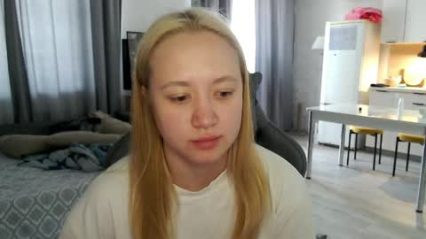 _lalune_ online show from 05-26-26, 08:43