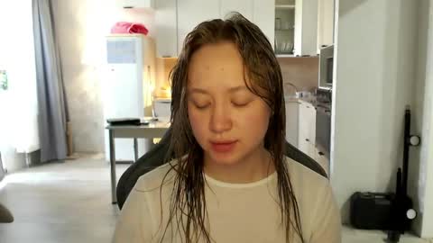_lalune_ online show from 06-06-26, 10:42