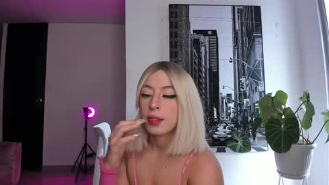 Agatha Arias IG  lapetitemort 1 online show from 11-04-25, 06:40